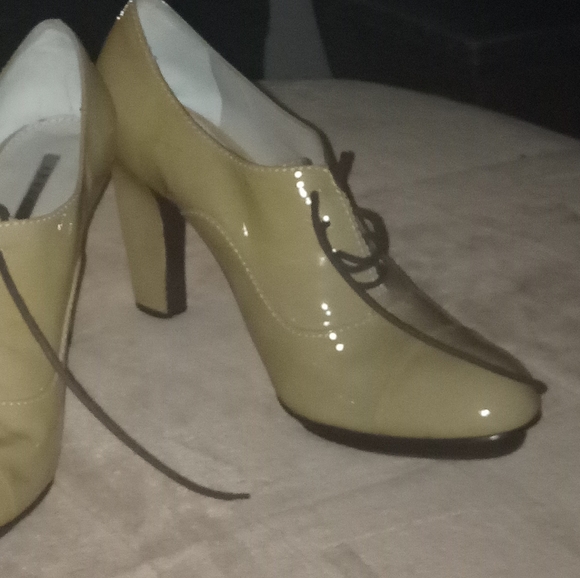 Theory women's shoe - Picture 3 of 3